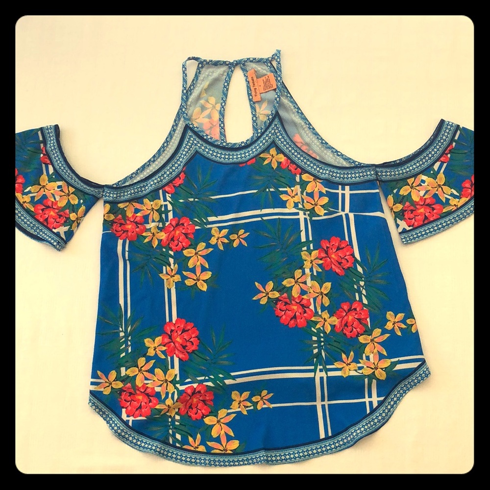 Super cute Flying Tomato tank top!